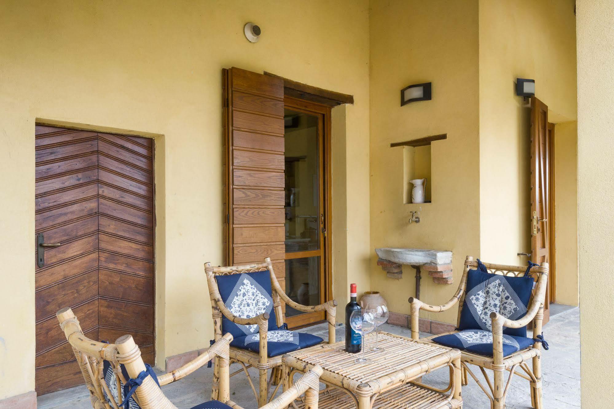 เอิง เปอตี ปาราดิส Villa Castiglione Della Valle ภายนอก รูปภาพ